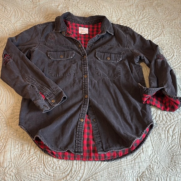 American Eagle Distressed Denim Jacket lined with Plaid Flannel Oversized Fit - Picture 3 of 14